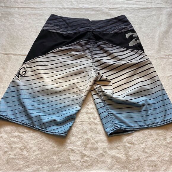 Billabong Quad Stretch Board Shorts - Picture 2 of 11